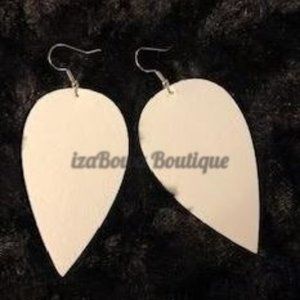 White Teardrop Faux Leather Earring ER1577 Handmade NWT Boutique